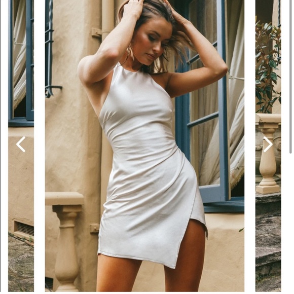 Selfie Leslie Oyster Halter Mini Dress 🦪 - Picture 4 of 14